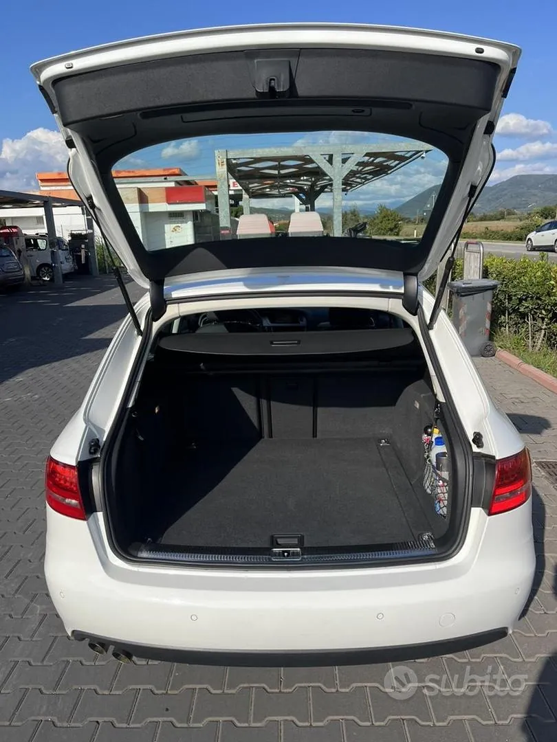 Audi A4 Avant 2012 photo 3