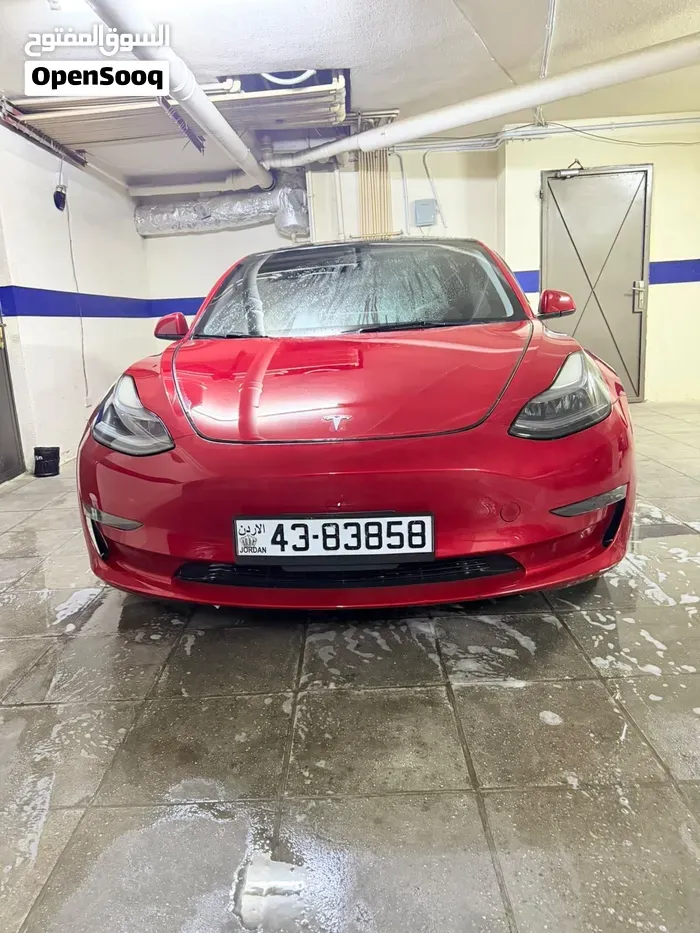 Tesla Model 3 2023 photo 2