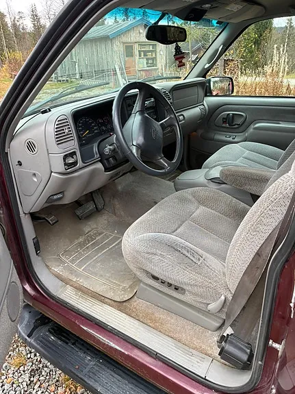 Chevrolet Suburban 1999 photo 2