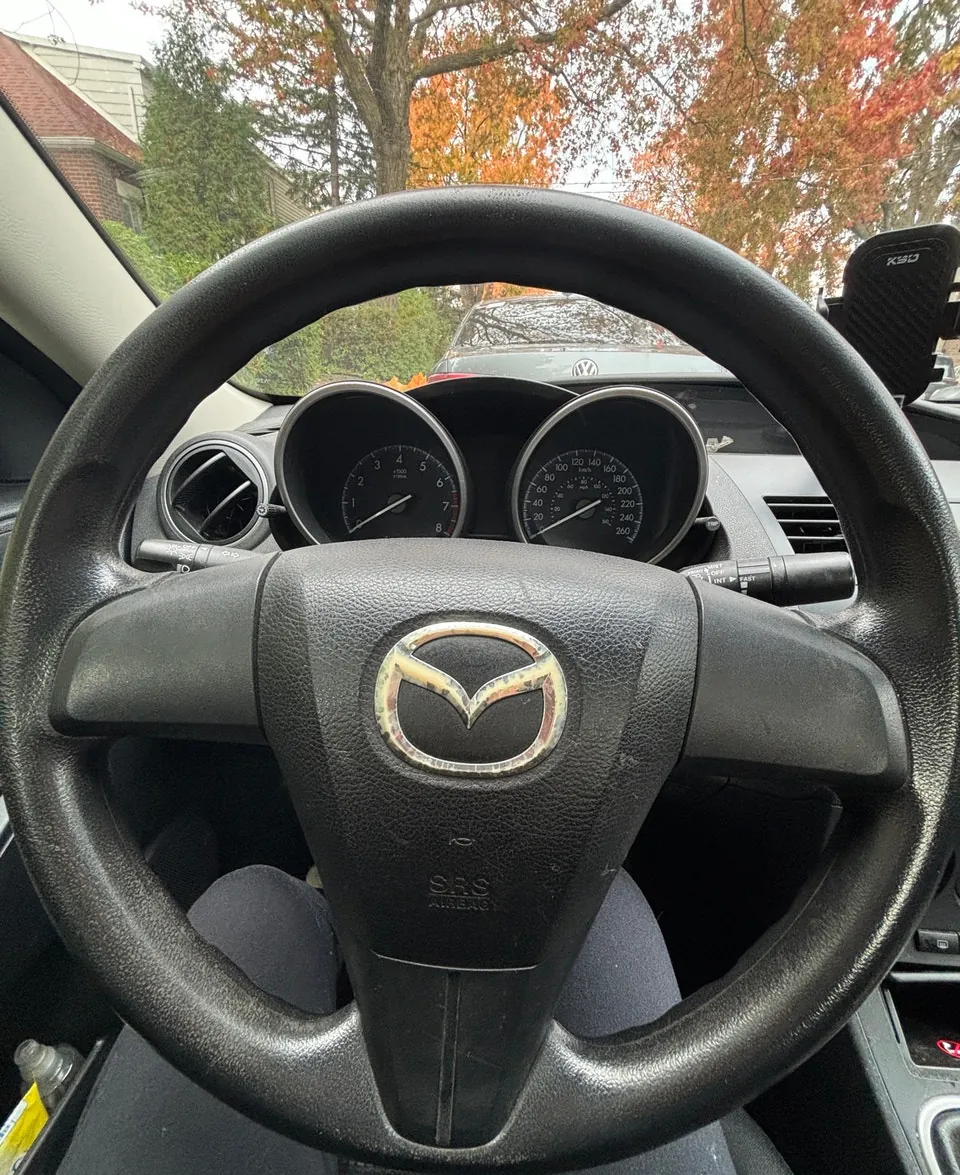 Mazda 3 2012 photo 3
