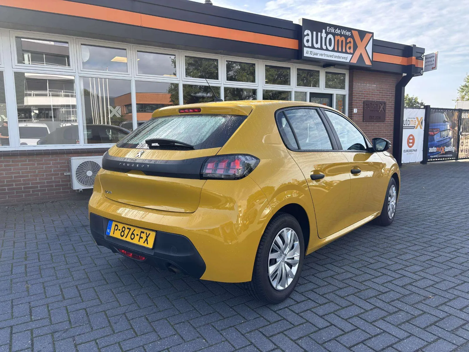 Peugeot 208 2022 photo 2