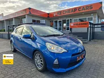 Toyota Aqua 2013 photo 2