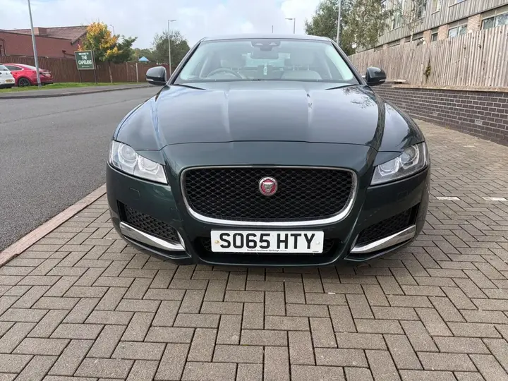 Jaguar Xf 2015 photo 2