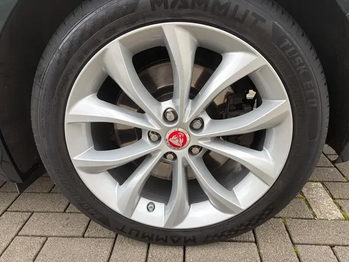 Jaguar Xf 2015 photo 5