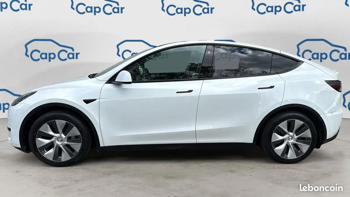 Tesla Model Y 2022 photo 2