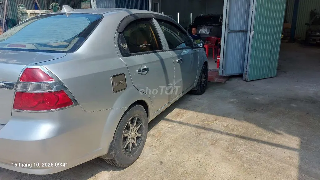 Daewoo Gentra 2010 photo 2