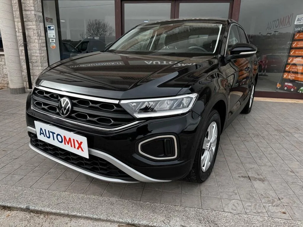 Volkswagen T-Roc 2023 photo 2