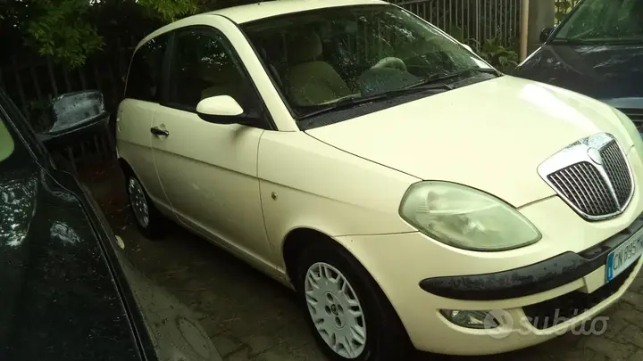 Lancia Ypsilon 2004 photo 2