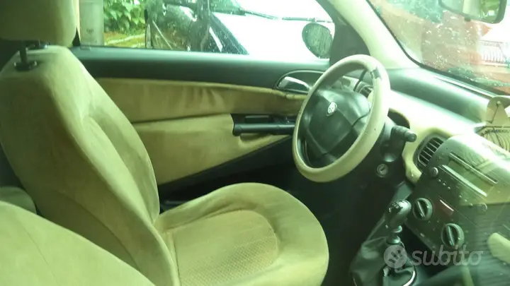 Lancia Ypsilon 2004 photo 3