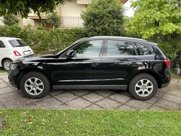 Audi Q5 2011 photo 2