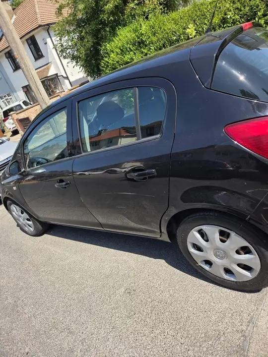 Vauxhall Corsa 2010 photo 3