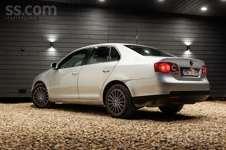 Volkswagen Jetta 2008 photo 4
