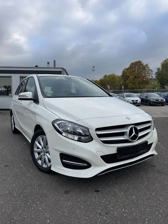 Mercedes-Benz B 200