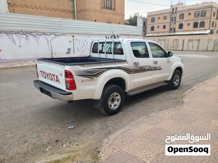 Toyota Hilux 2013 photo 2
