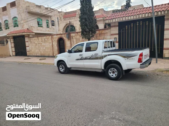 Toyota Hilux 2013 photo 4