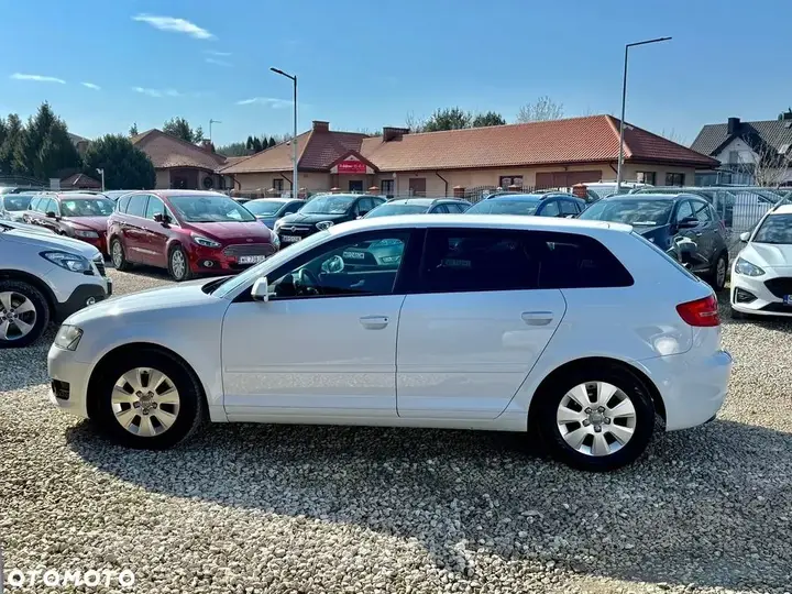 Audi A3 Sportback 2011 photo 2