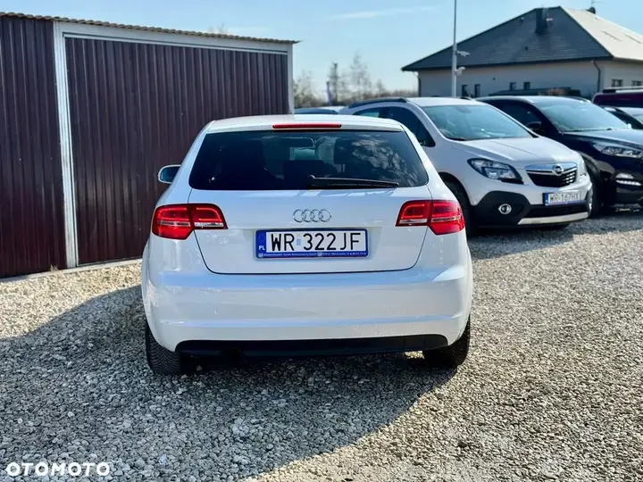 Audi A3 Sportback 2011 photo 3