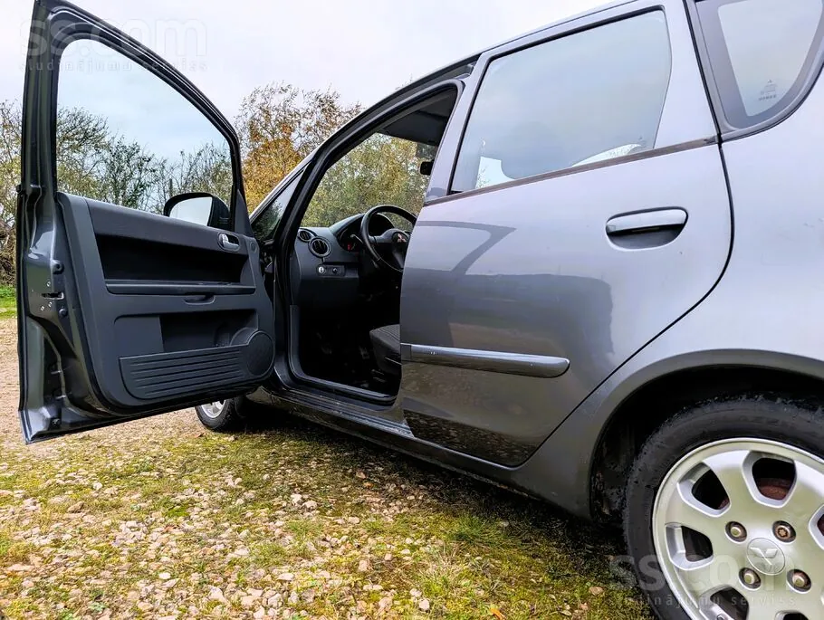 Mitsubishi Colt 2008 photo 2