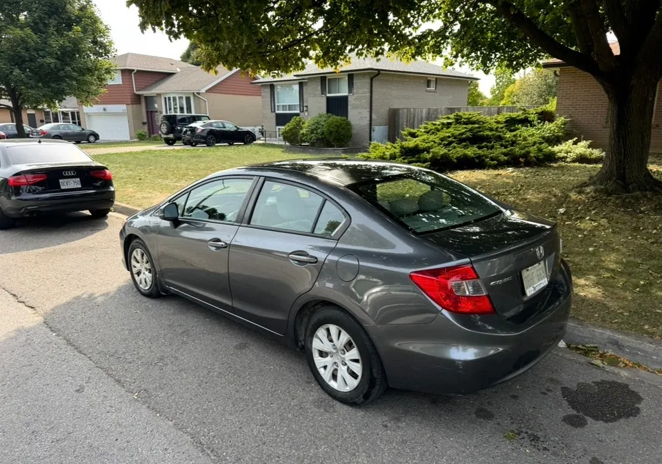 Honda Civic 2012 photo 2