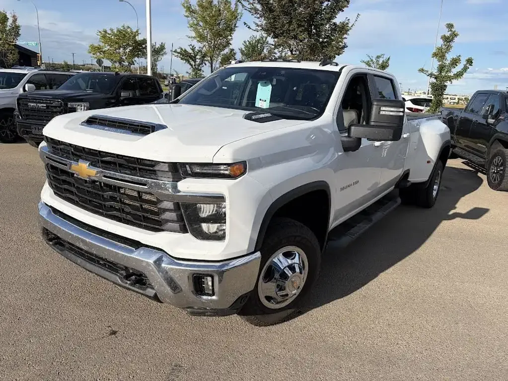 Chevrolet Silverado 3500 2024 photo 3