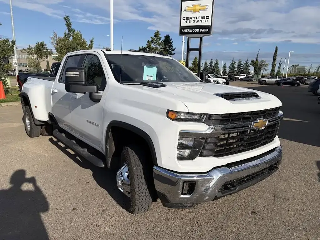 Chevrolet Silverado 3500 2024 photo 2