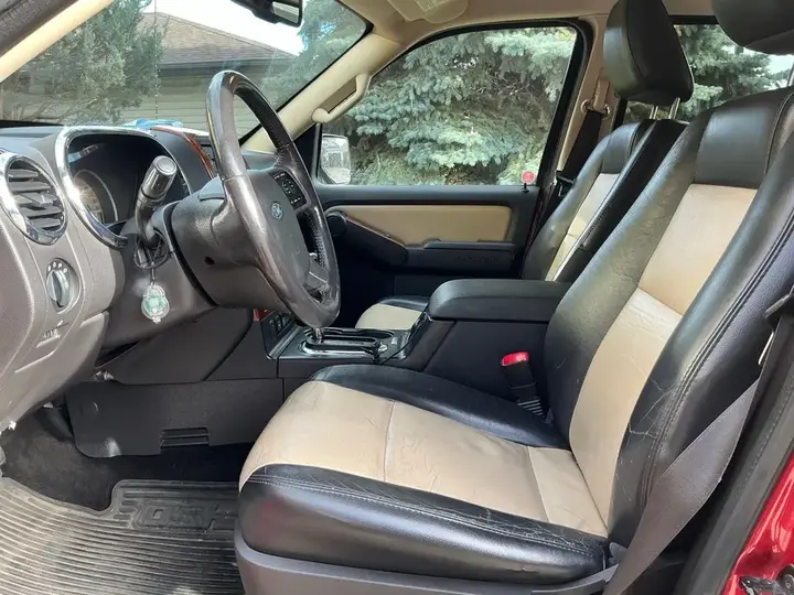 Ford Explorer 2010 photo 3