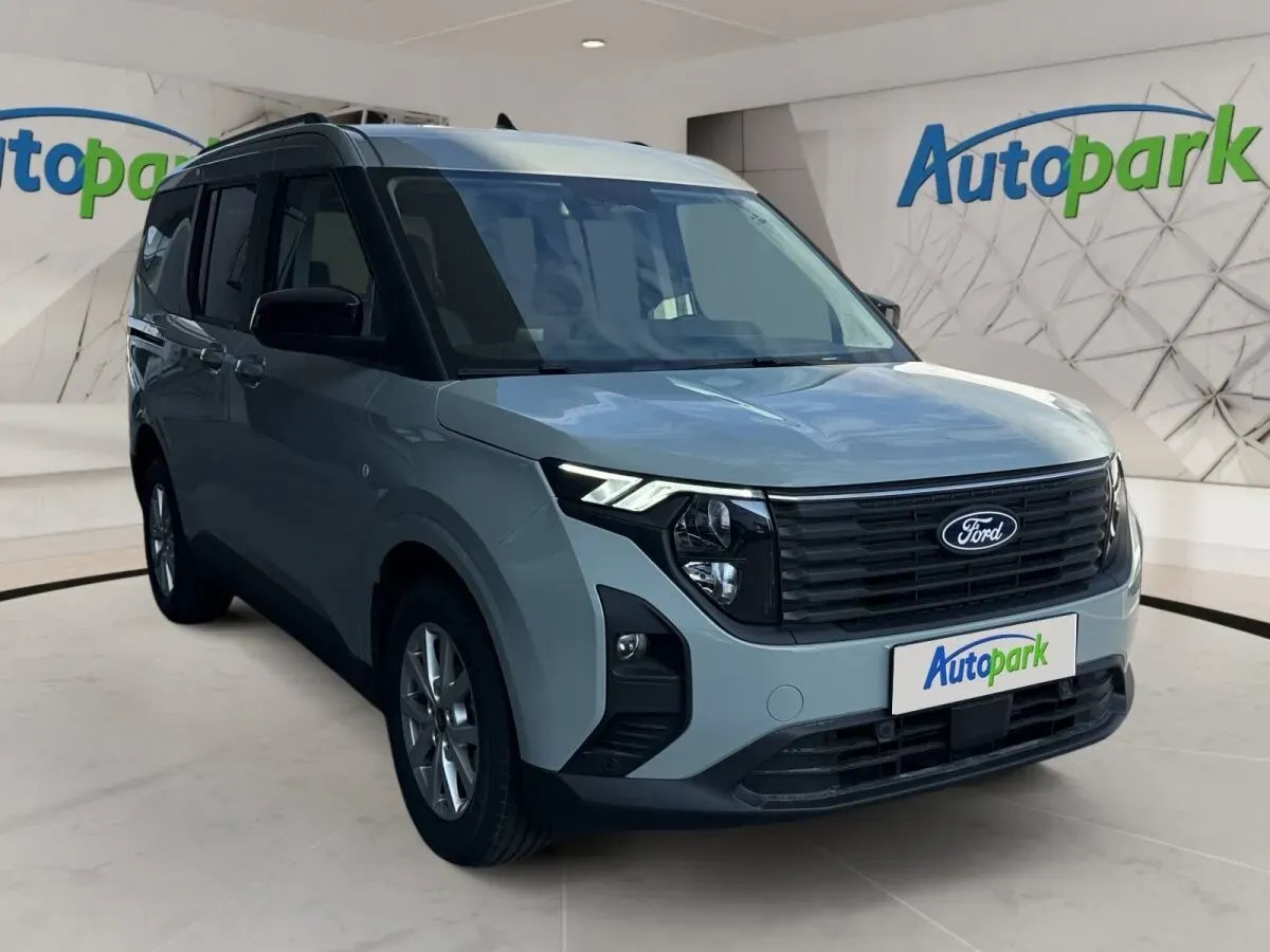 Ford Tourneo Courier Titanium 2026 photo 3