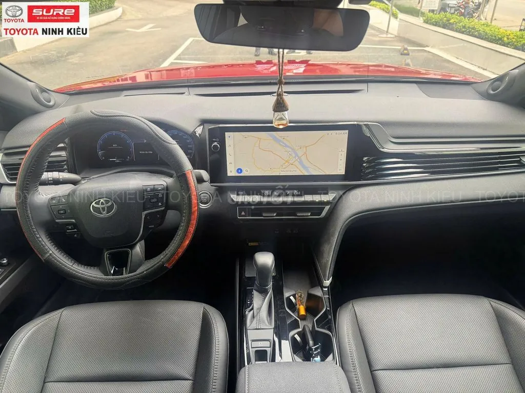 Toyota Camry 2025 photo 4