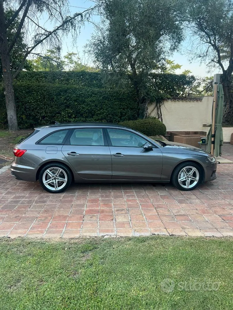 Audi A4 2021 photo 2