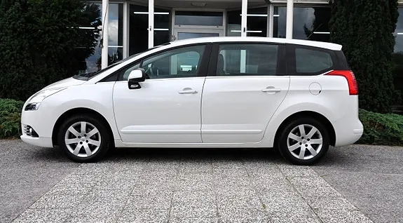 Peugeot 5008 2011 photo 3