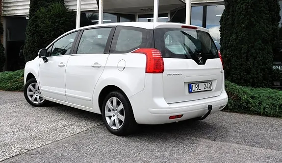 Peugeot 5008 2011 photo 4