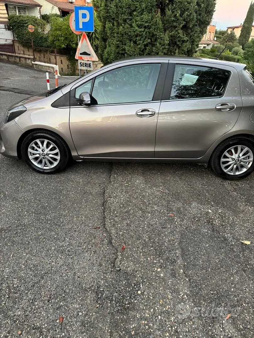 Toyota Yaris 2014 photo 4