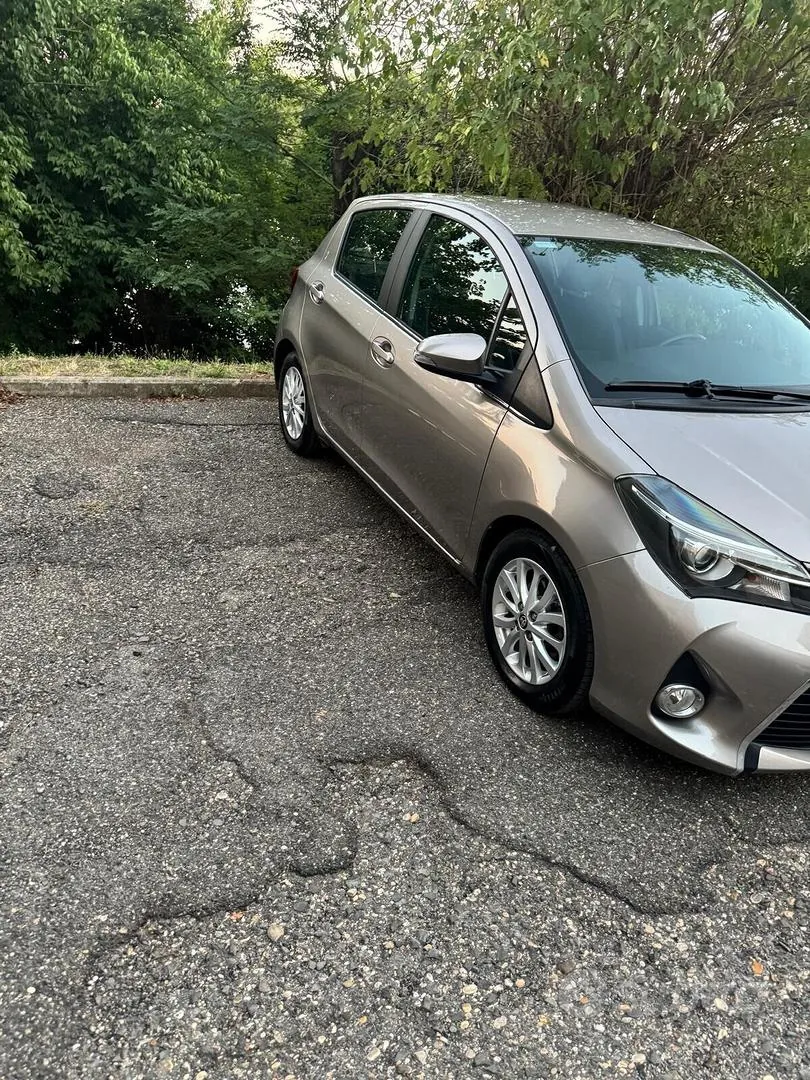 Toyota Yaris 2014 photo 3
