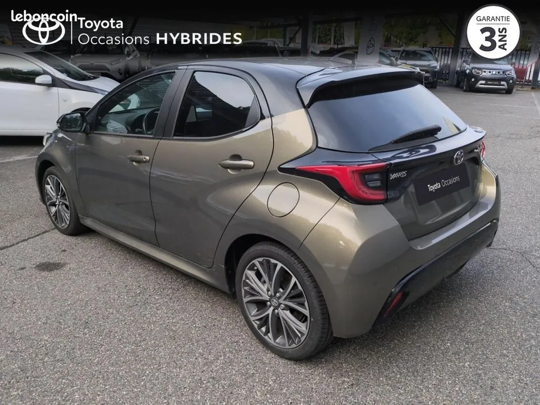 Toyota Yaris 2024 photo 2