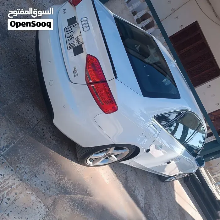 Audi A4 2012 photo 3