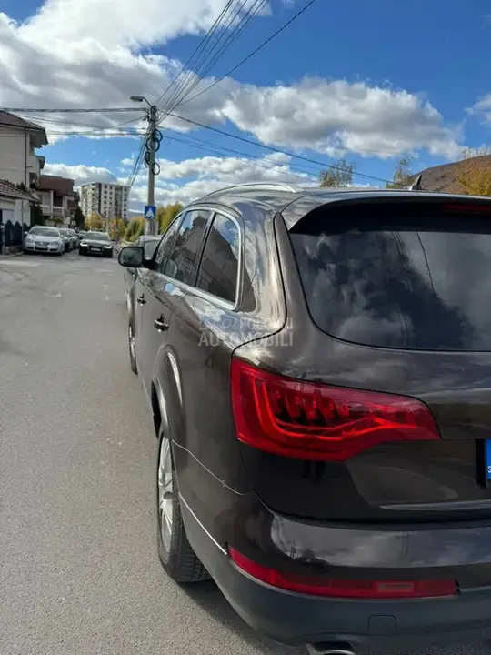 Audi Q7 2010 photo 5