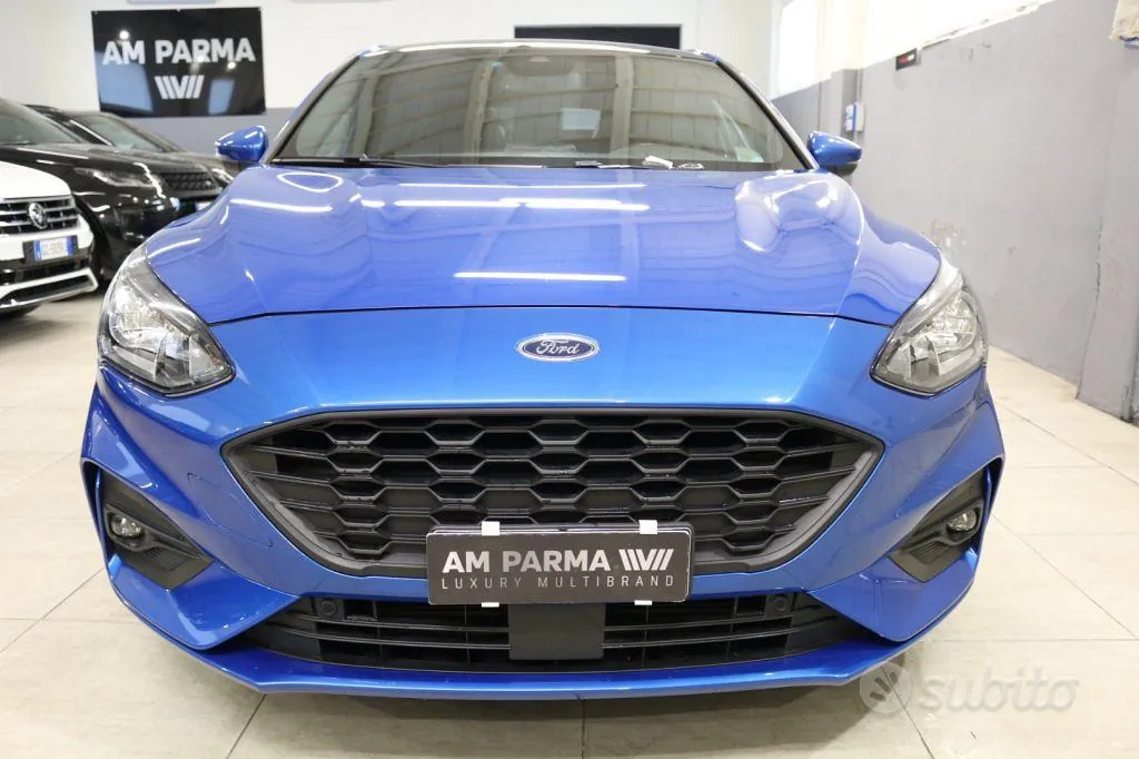 Ford Focus 2023 photo 2