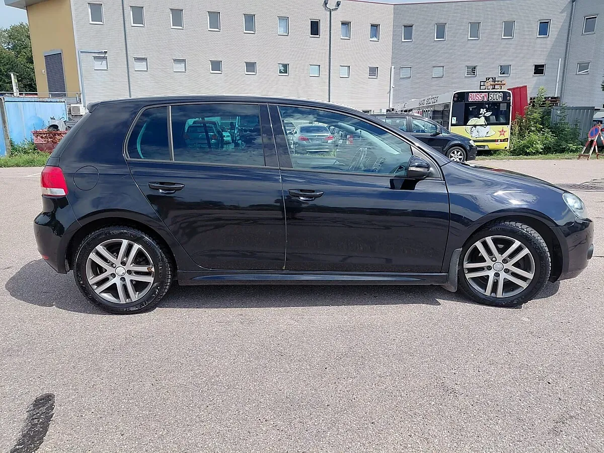 Volkswagen Golf 2011 photo 2