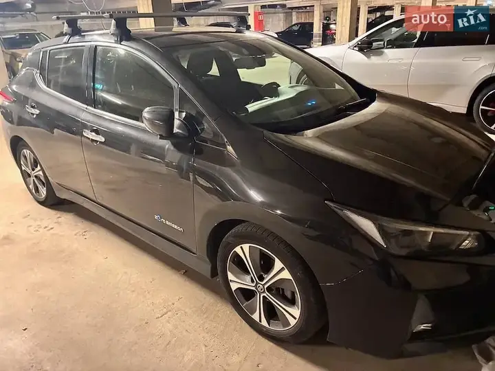Nissan Leaf 2018 photo 2