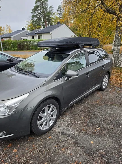 Toyota Avensis 2010 photo 2