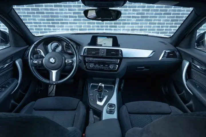 BMW 1 Series 2018 photo 2