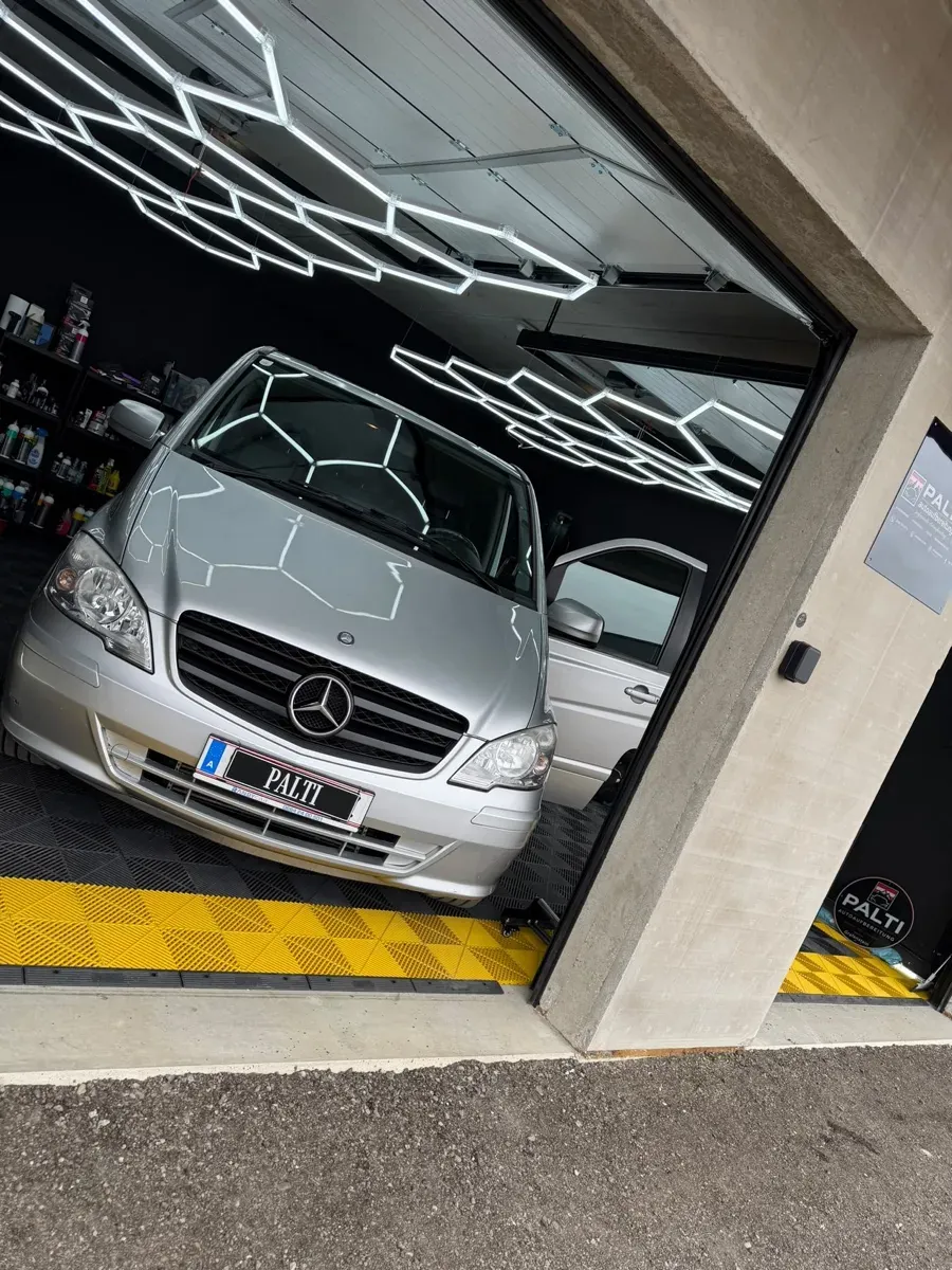 Mercedes-Benz Vito 2011 photo 2