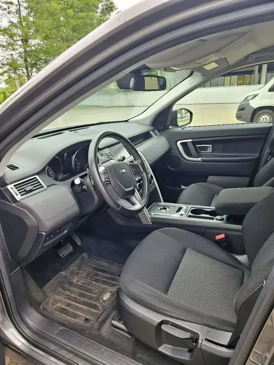 Land Rover Discovery Sport 2018 photo 3