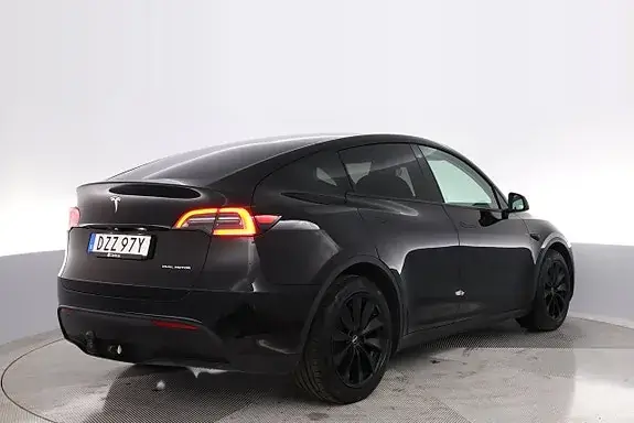 Tesla Model Y 2023 photo 5