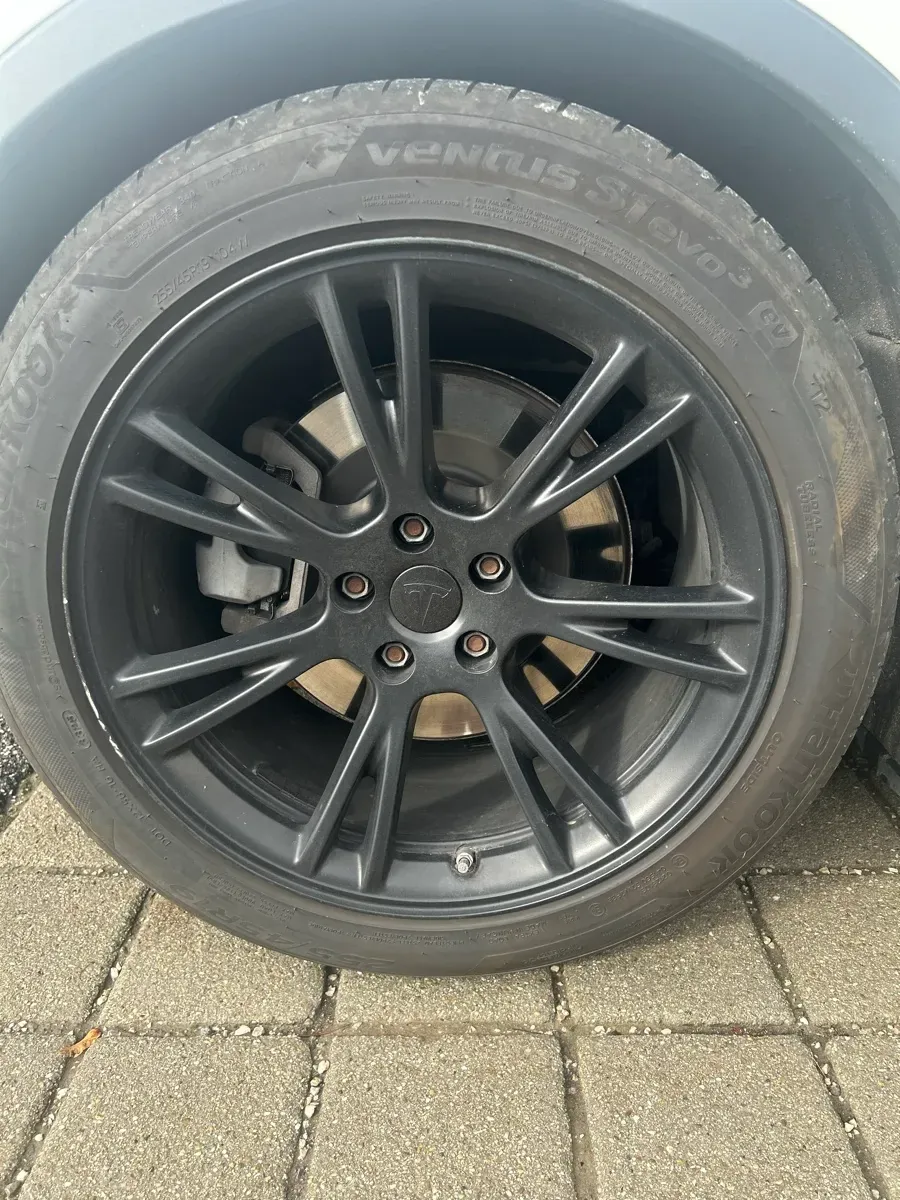 Tesla Model Y 2021 photo 3