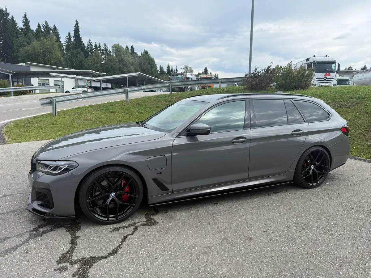 BMW 530E 2021 photo 2