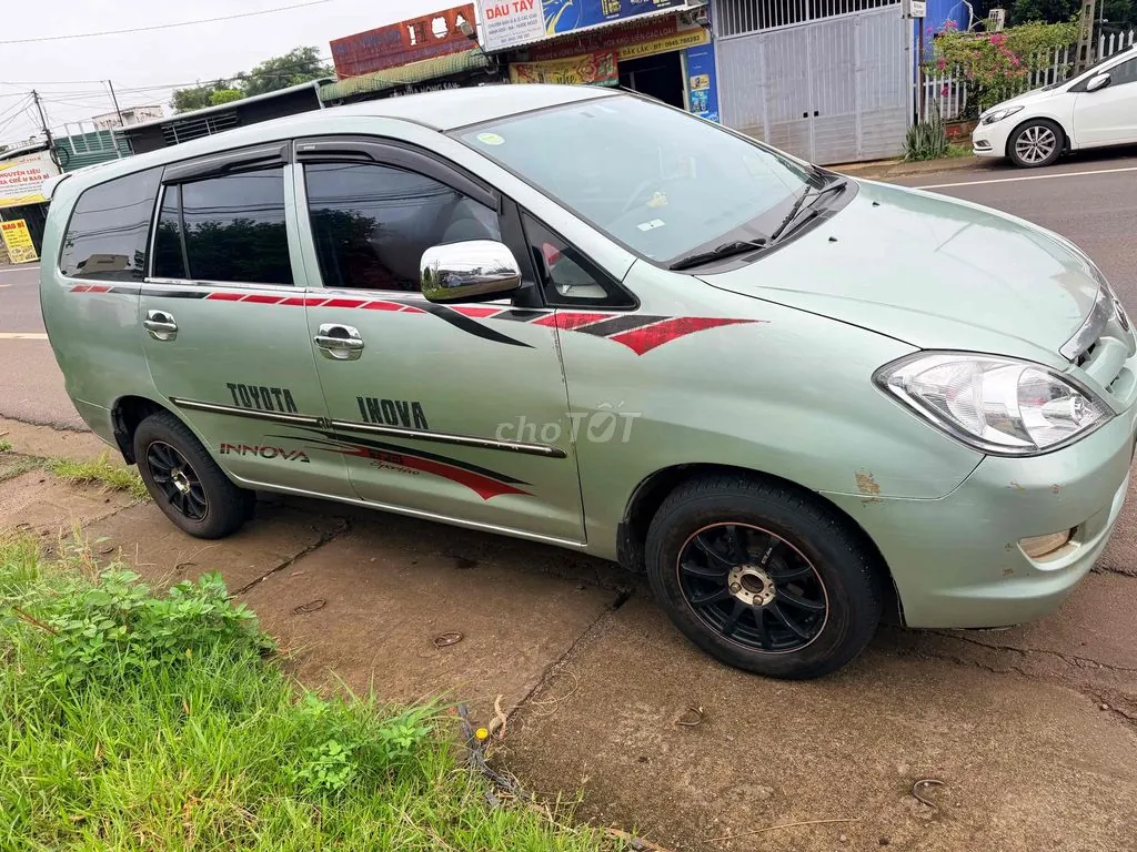 Toyota Innova 2007 photo 2