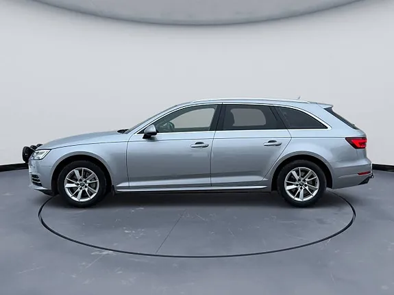 Audi A4 2018 photo 2