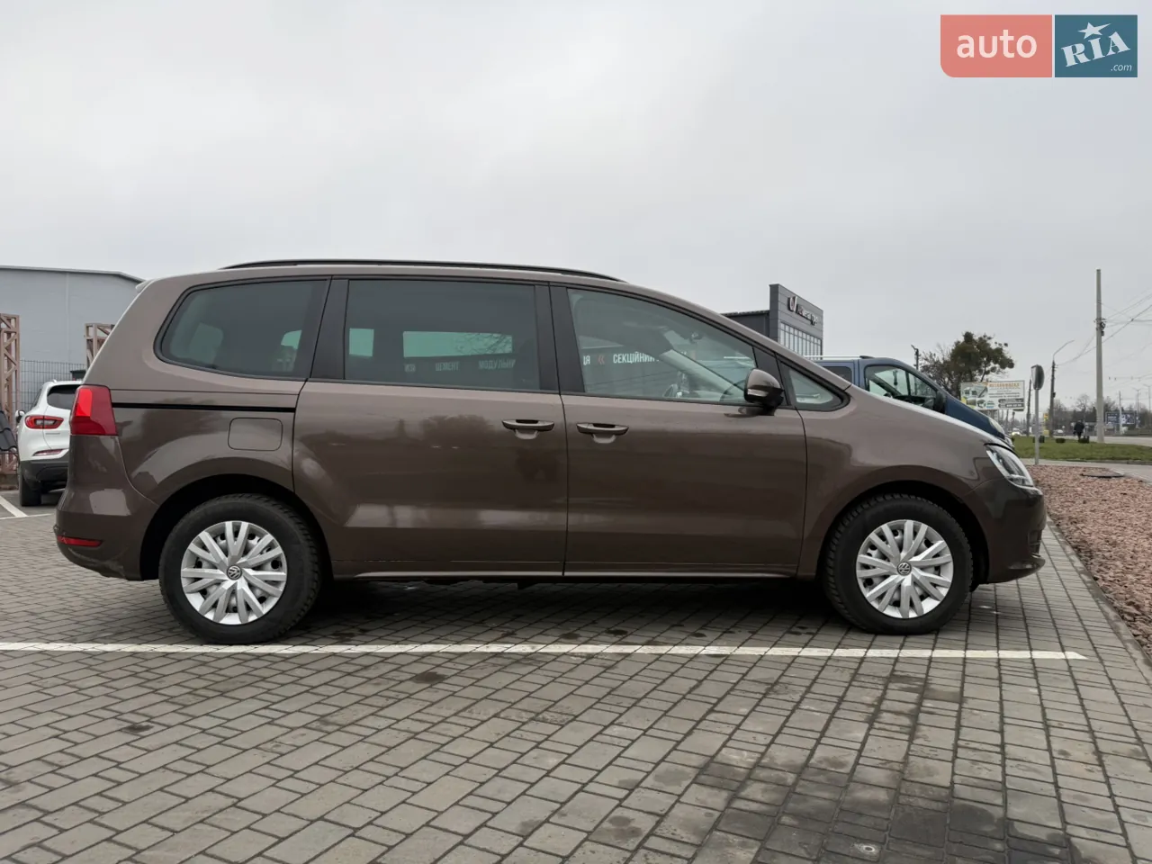 Volkswagen Sharan 2011 photo 4