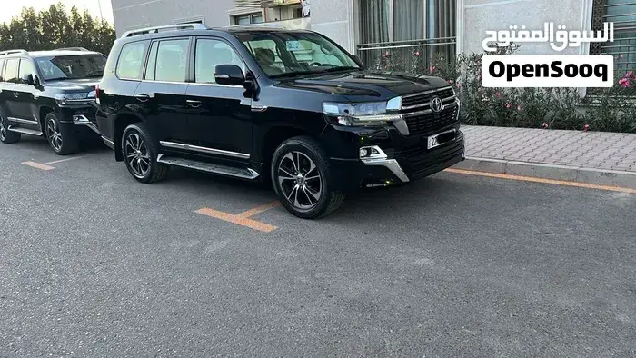 Toyota Land Cruiser 2017 photo 2
